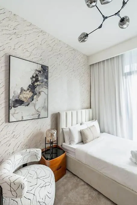 Nasma Luxury Stays - Trendy & Stylish Living Studio At Azizi Riviera 41 Dubai Apartment