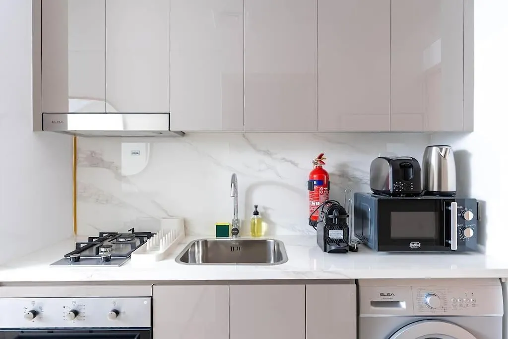 Nasma Luxury Stays - Trendy & Stylish Living Studio At Azizi Riviera 41 Dubai United Arab Emirates